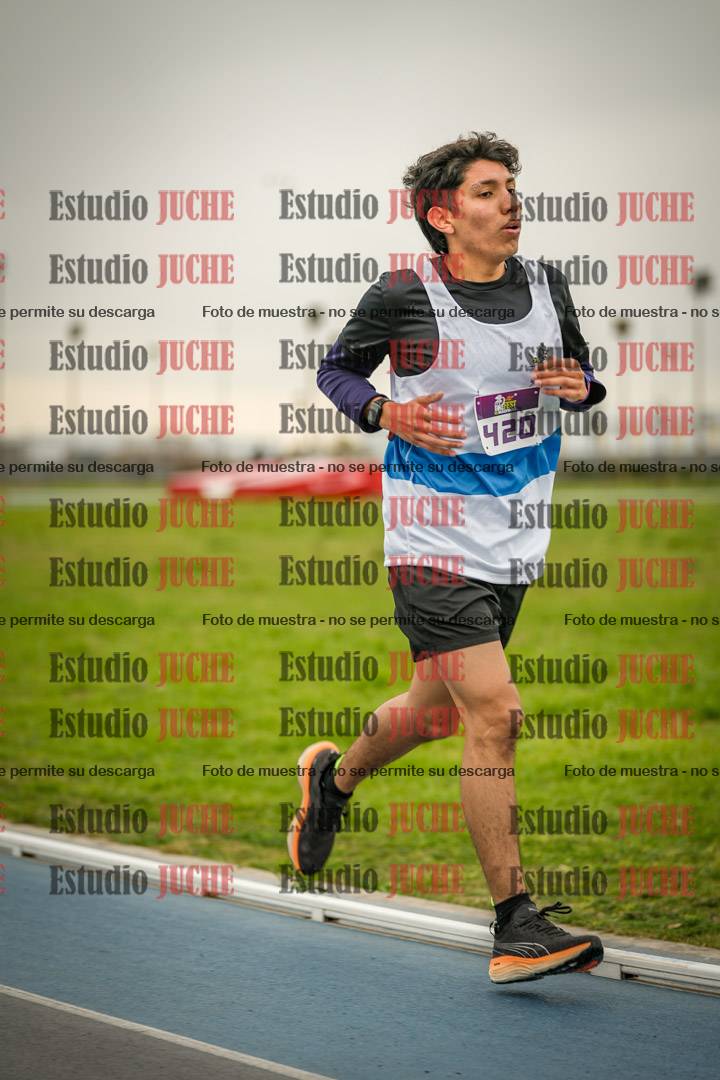 Fotos de los 3000 m llanos de varones - U17 (incluye la marcha atlética)