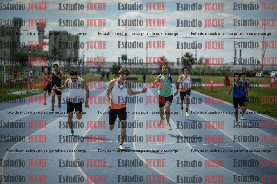 Fotos de los 400 m llanos de varones