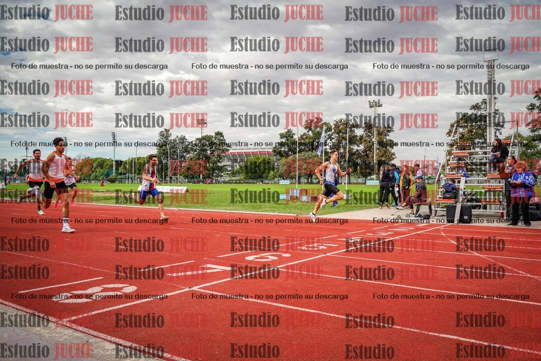 Fotos de los 400 m llanos de varones