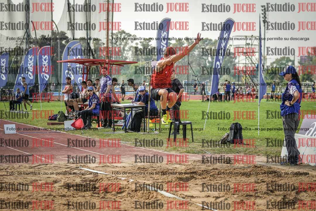 Fotos del salto en largo de varones