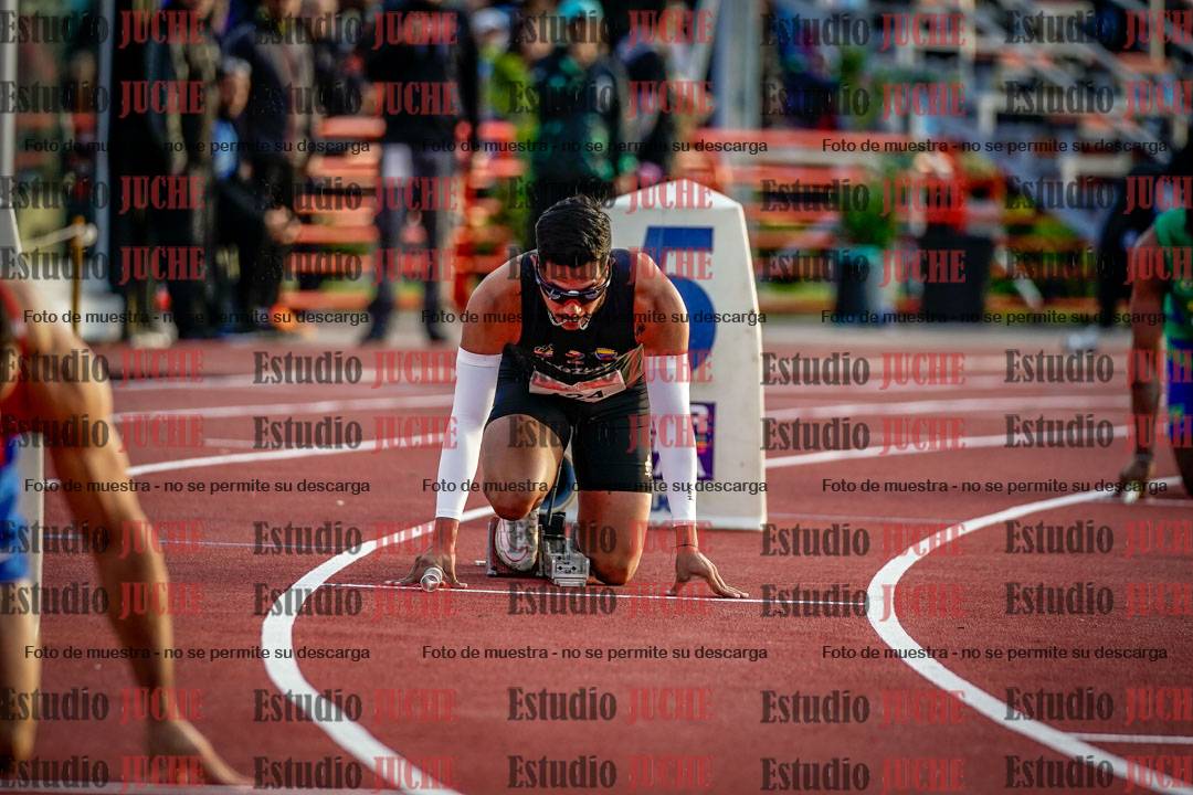 Fotos de las postas 4x100 m de varones - serie 2