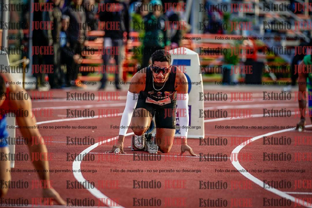 Fotos de las postas 4x100 m de varones - serie 2