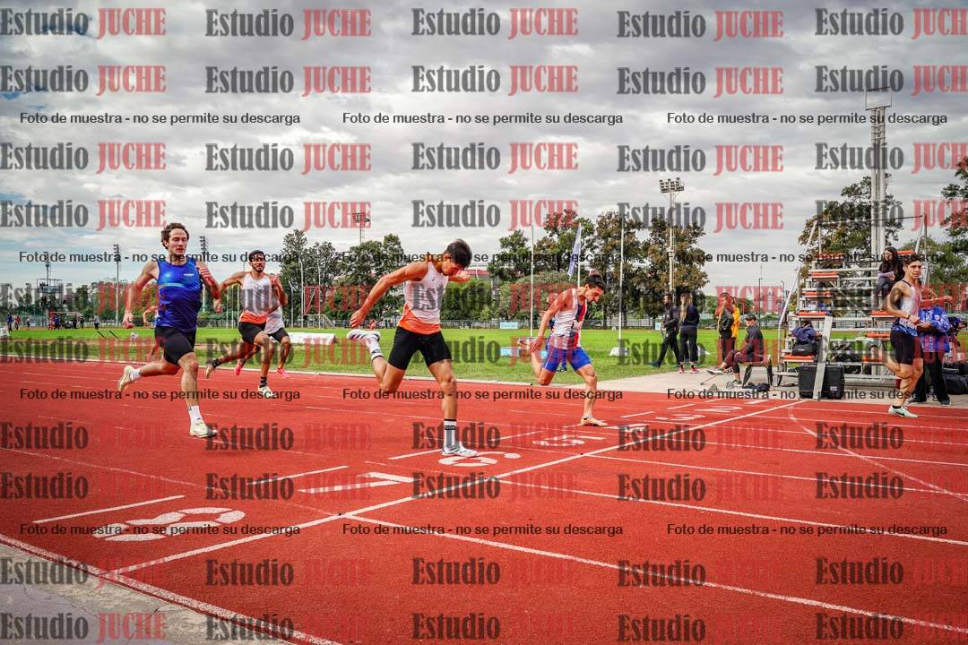 Fotos de los 400 m llanos de varones