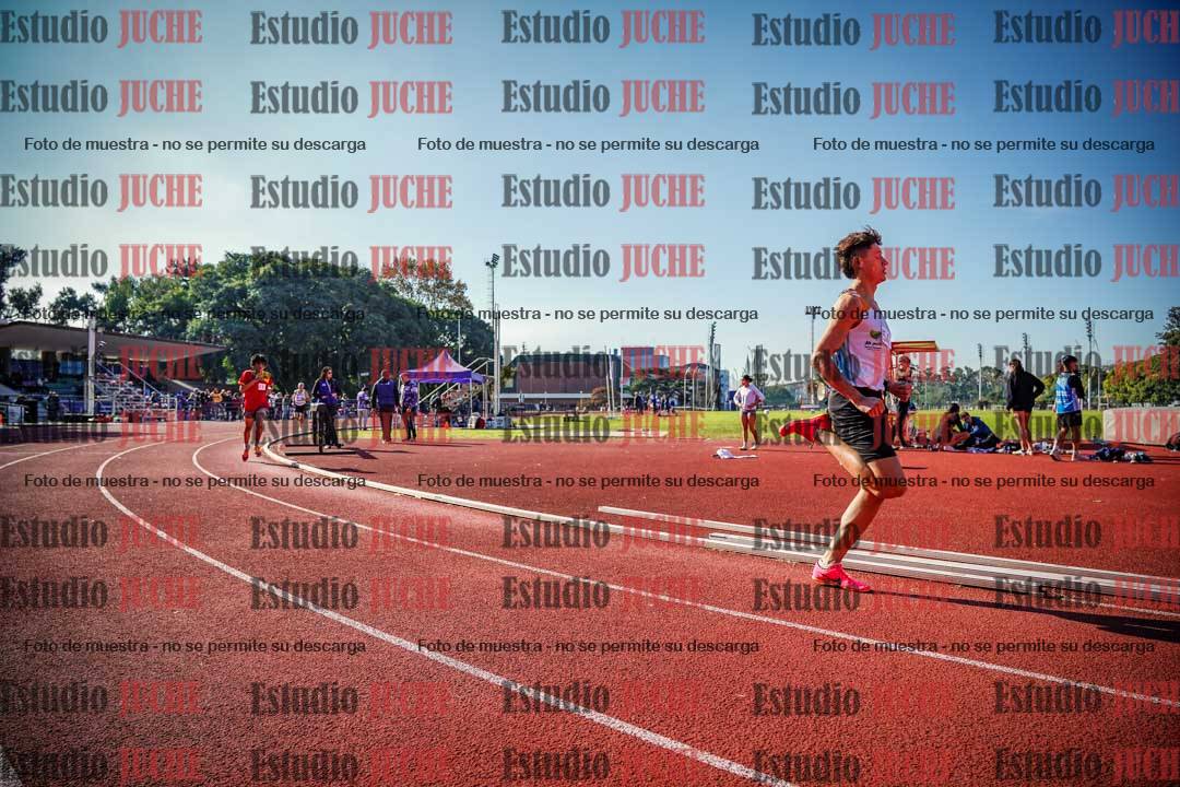 Fotos de los 800 m llanos de varones