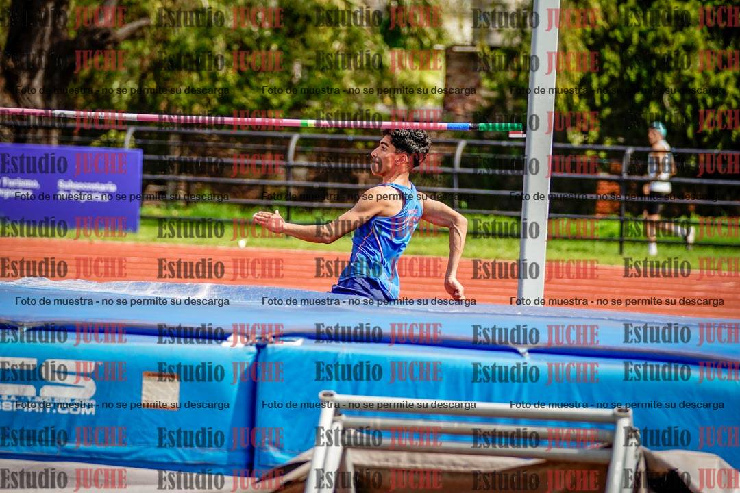 Fotos del salto en alto de varones - octatlón 4