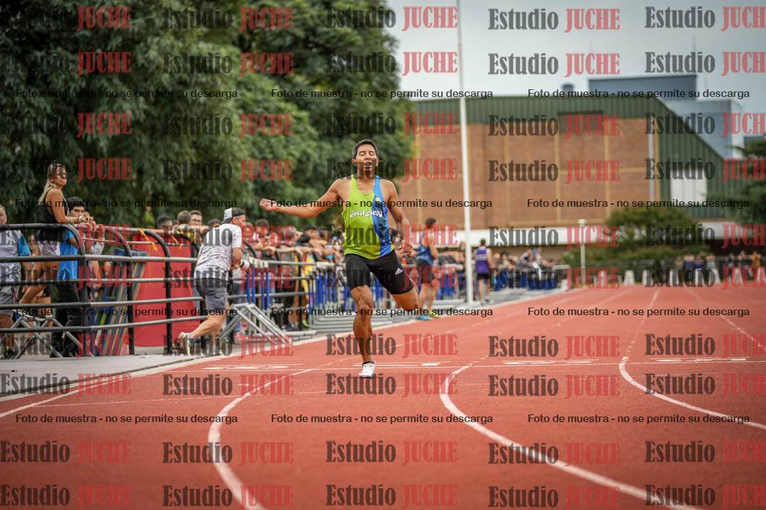 Fotos de los 400 m llanos de varones