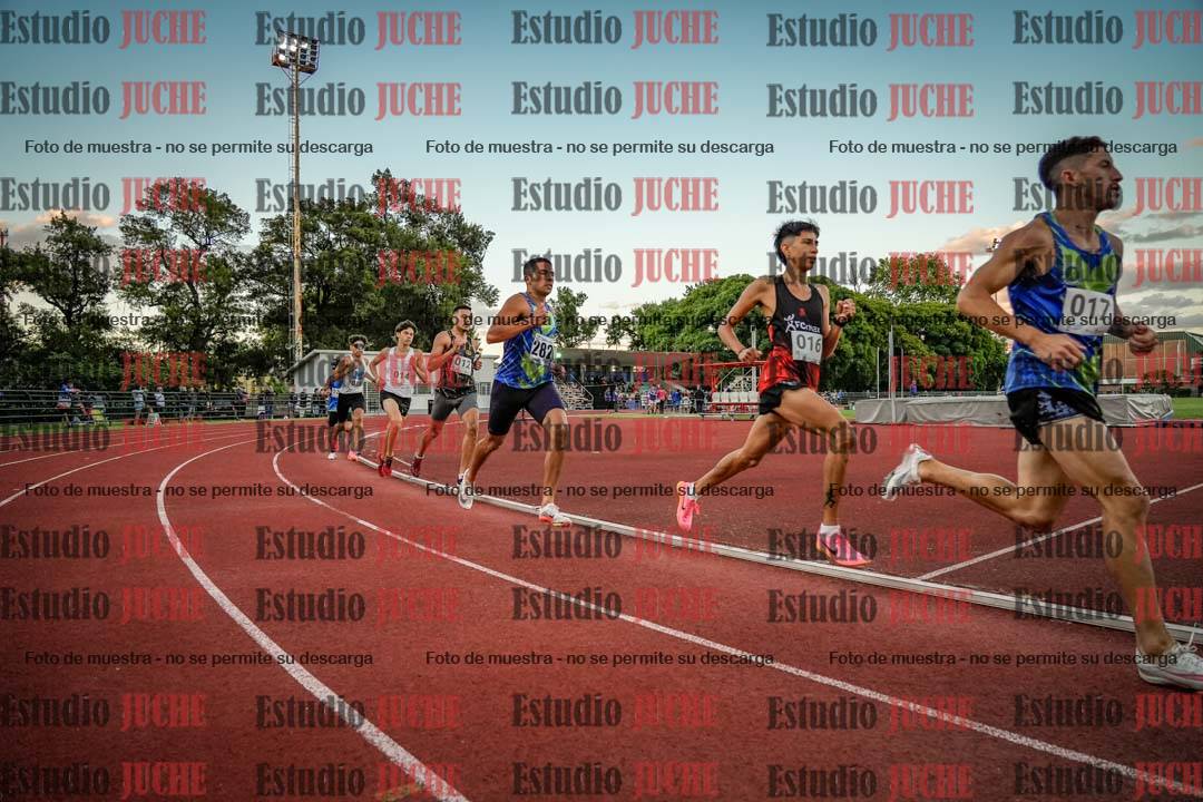 Fotos de los 1500 m llanos de varones