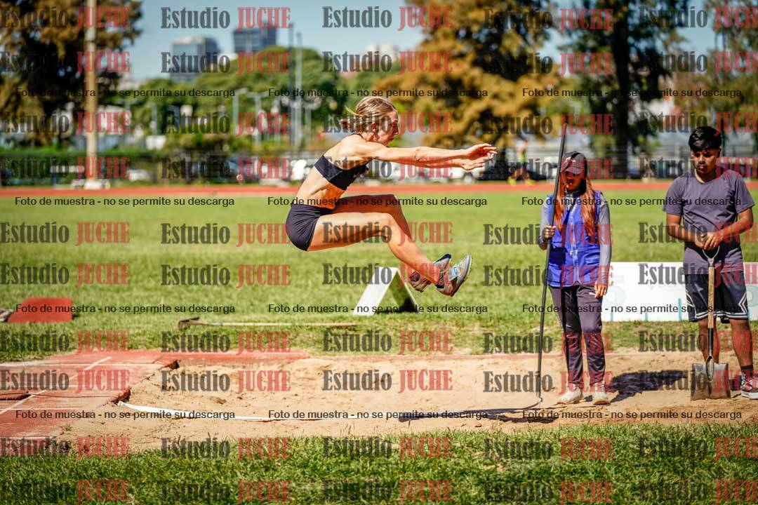 Fotos del salto en largo de mujeres