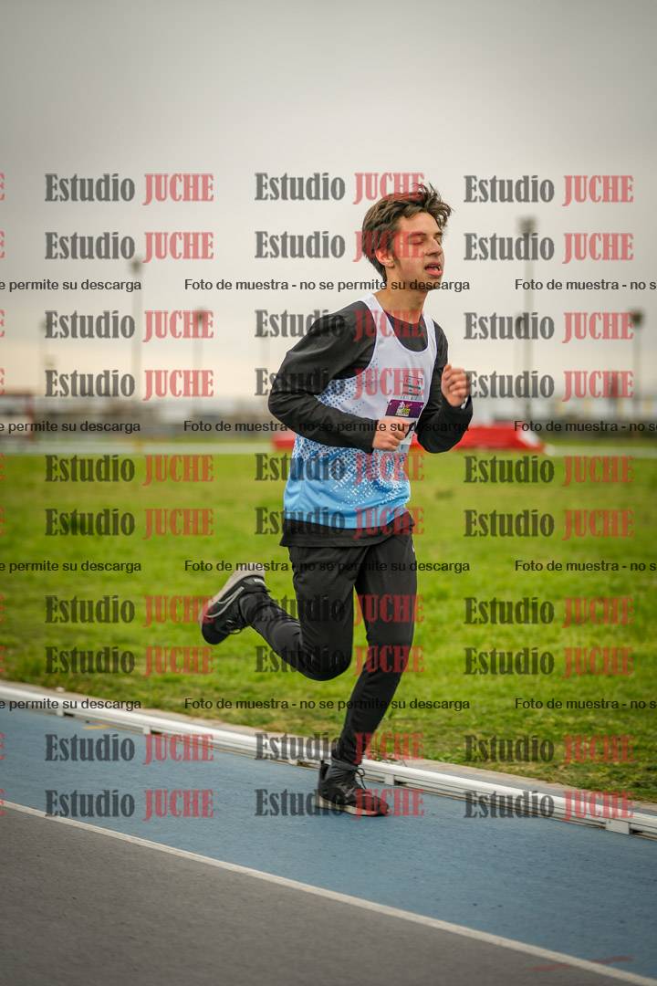 Fotos de los 3000 m llanos de varones - U17 (incluye la marcha atlética)