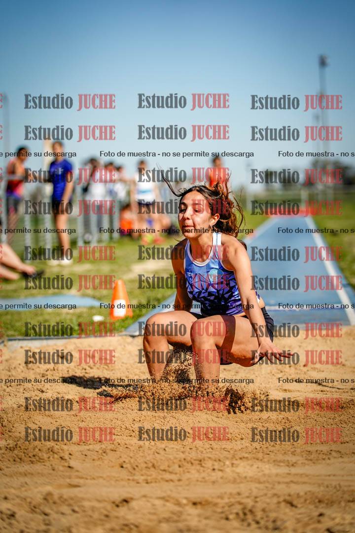 Fotos del salto en largo de mujeres