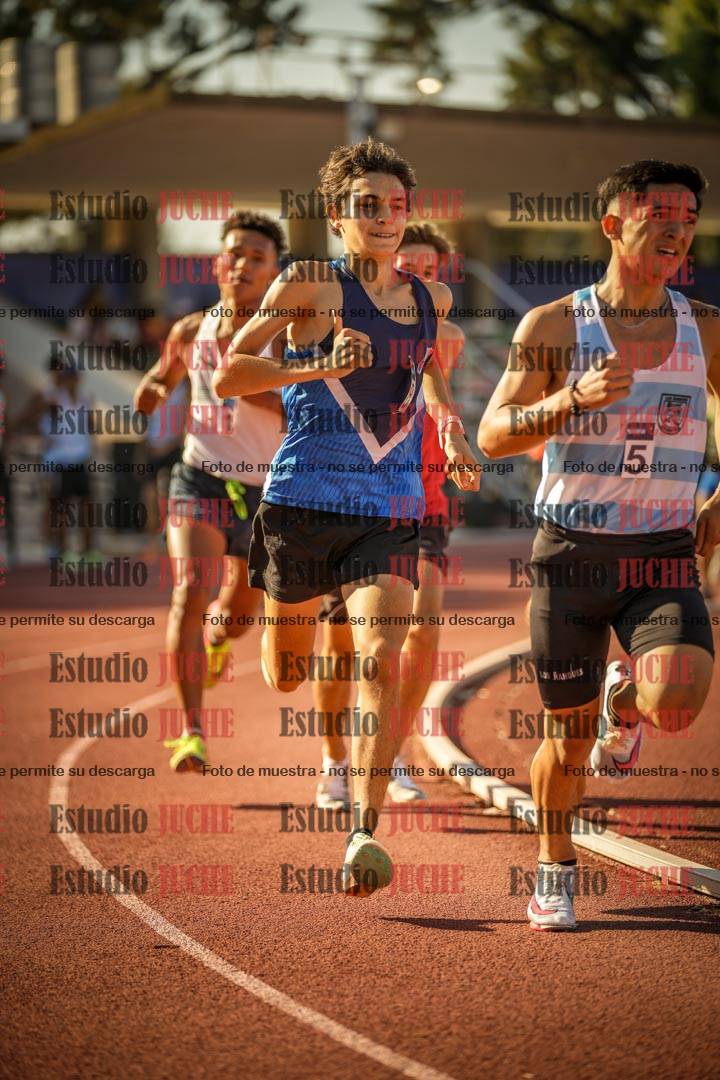 Fotos de los 800 m llanos de varones