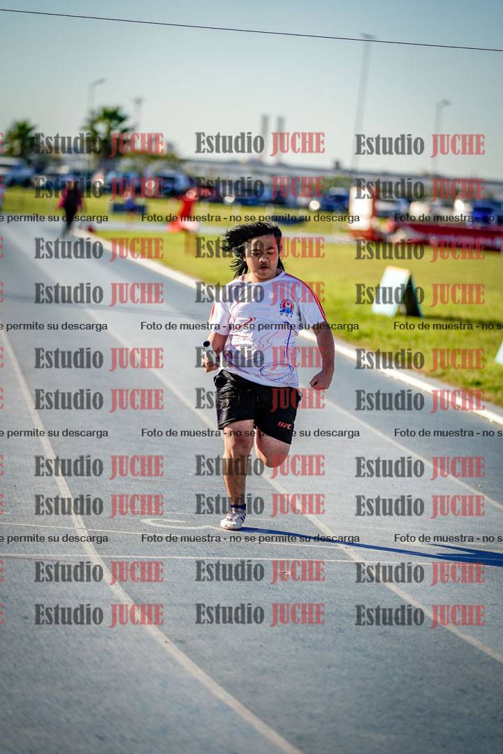 Fotos de las postas 5x80 m de varones