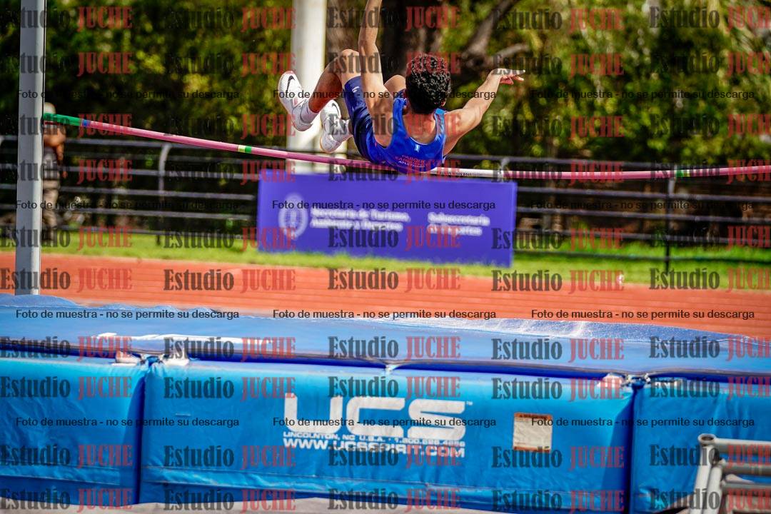 Fotos del salto en alto de varones - octatlón 4