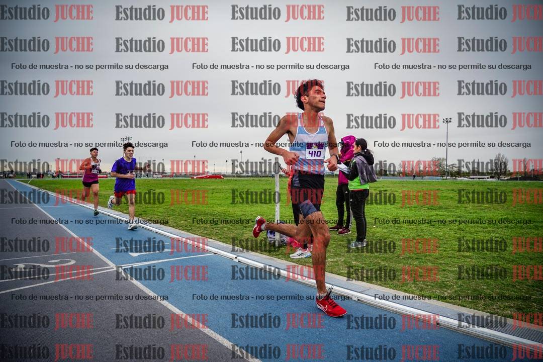 Fotos de los 3000 m llanos de varones - U17 (incluye la marcha atlética)