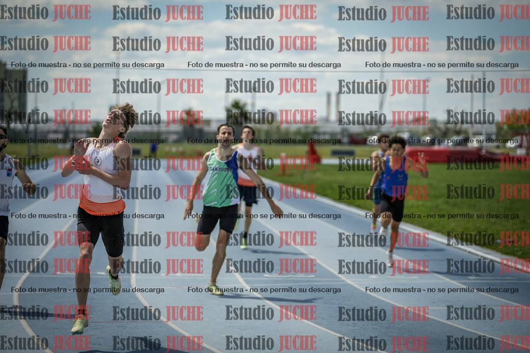 Fotos de los 400 m llanos de varones