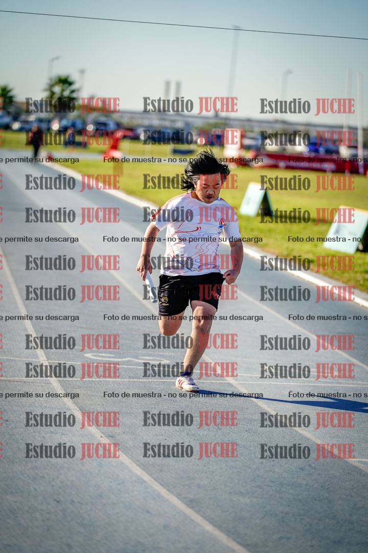 Fotos de las postas 5x80 m de varones
