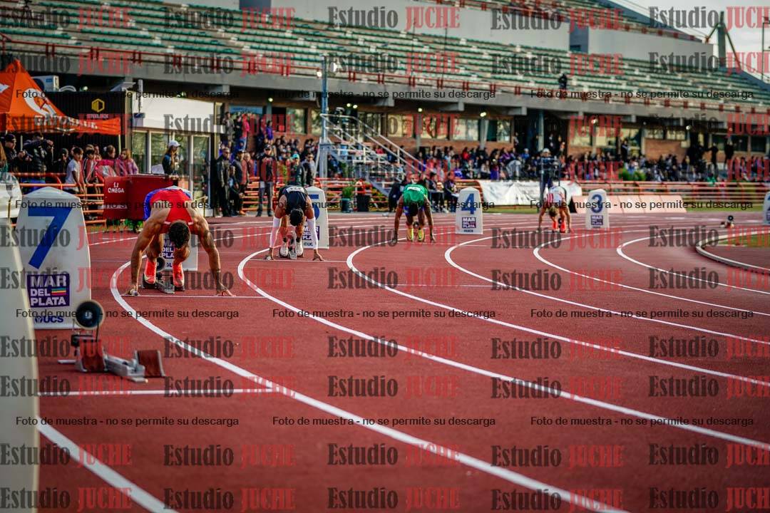 Fotos de las postas 4x100 m de varones - serie 2