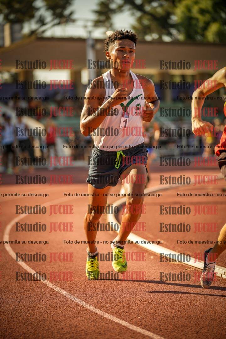 Fotos de los 800 m llanos de varones