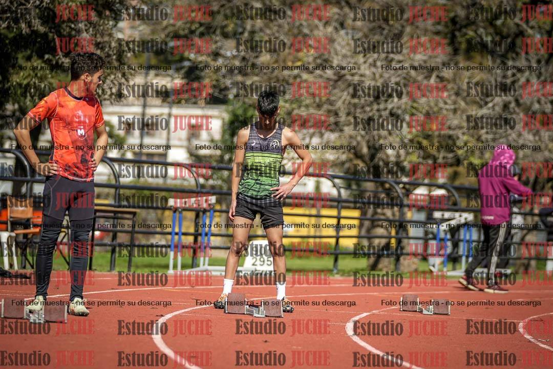 Fotos de los 200 m llanos de varones