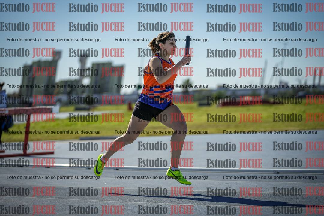 Fotos de las Postas 4x400 m de mujeres y varones