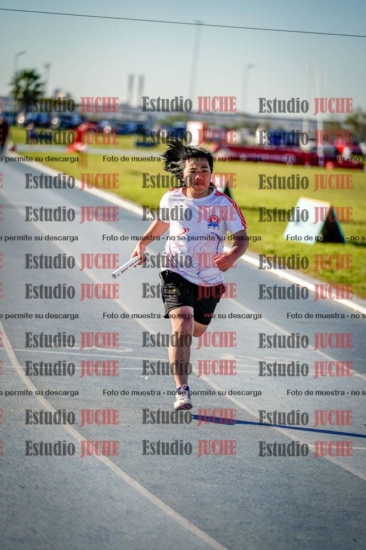 Fotos de las postas 5x80 m de varones