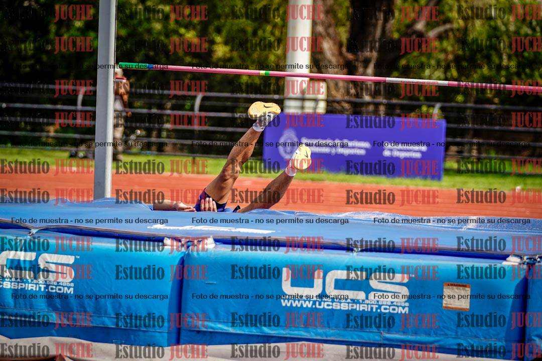 Fotos del salto en alto de varones - octatlón 4