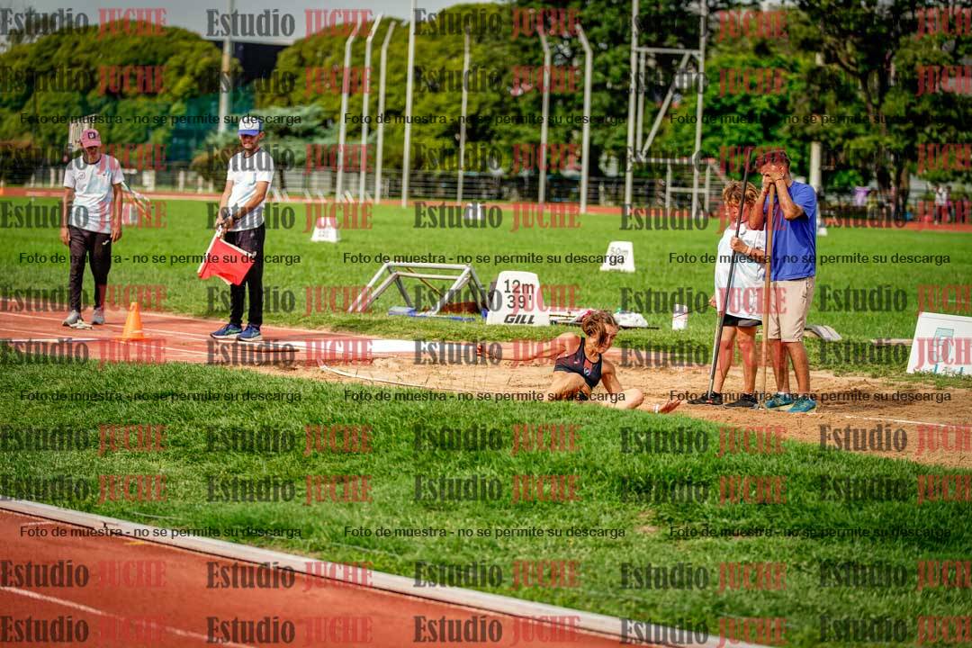 Fotos del salto en largo de mujeres