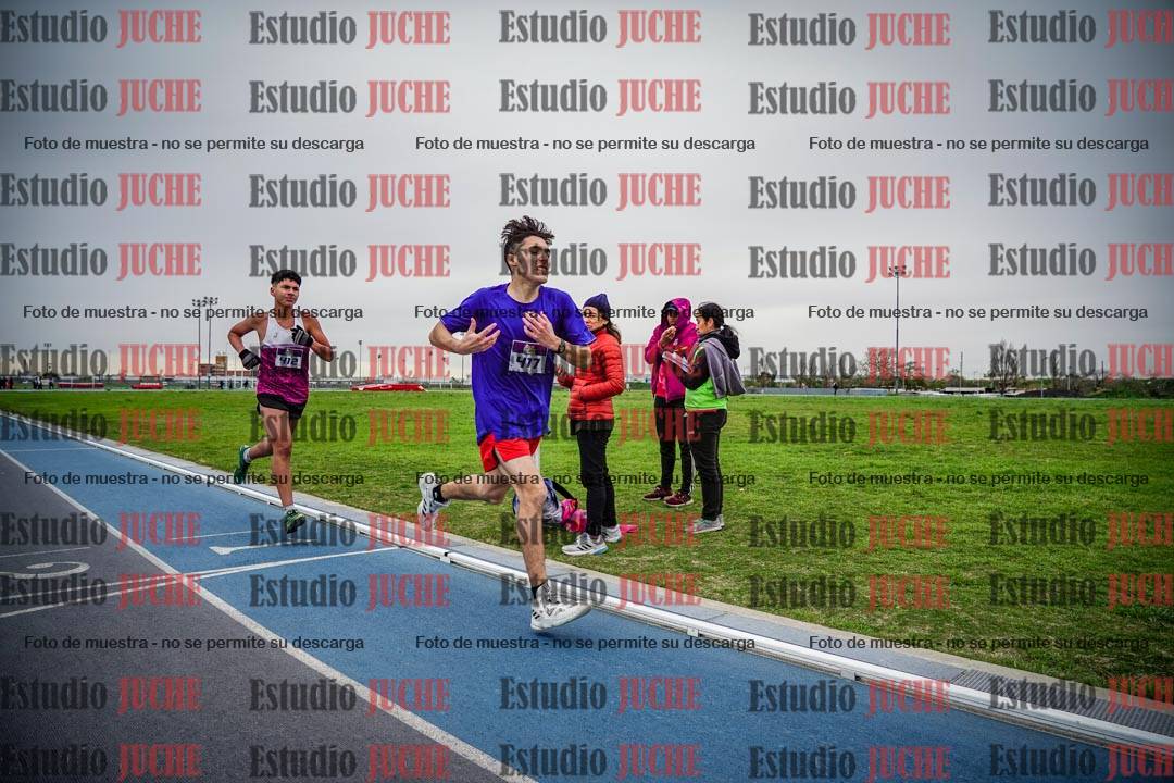 Fotos de los 3000 m llanos de varones - U17 (incluye la marcha atlética)