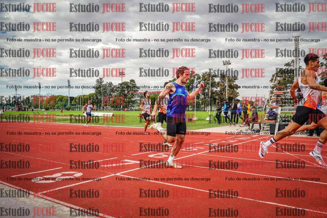 Fotos de los 400 m llanos de varones