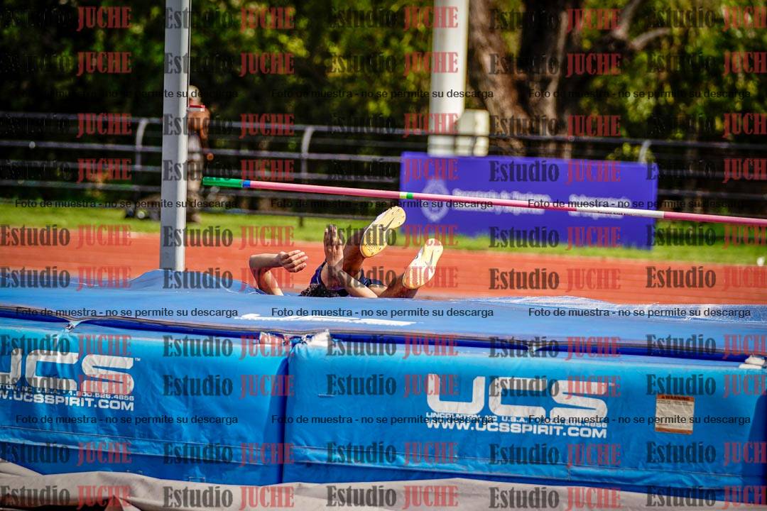 Fotos del salto en alto de varones - octatlón 4