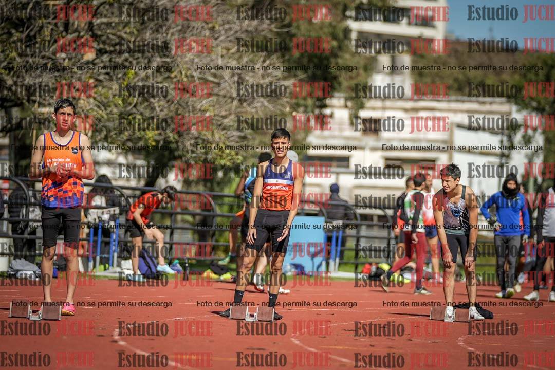Fotos de los 200 m llanos de varones