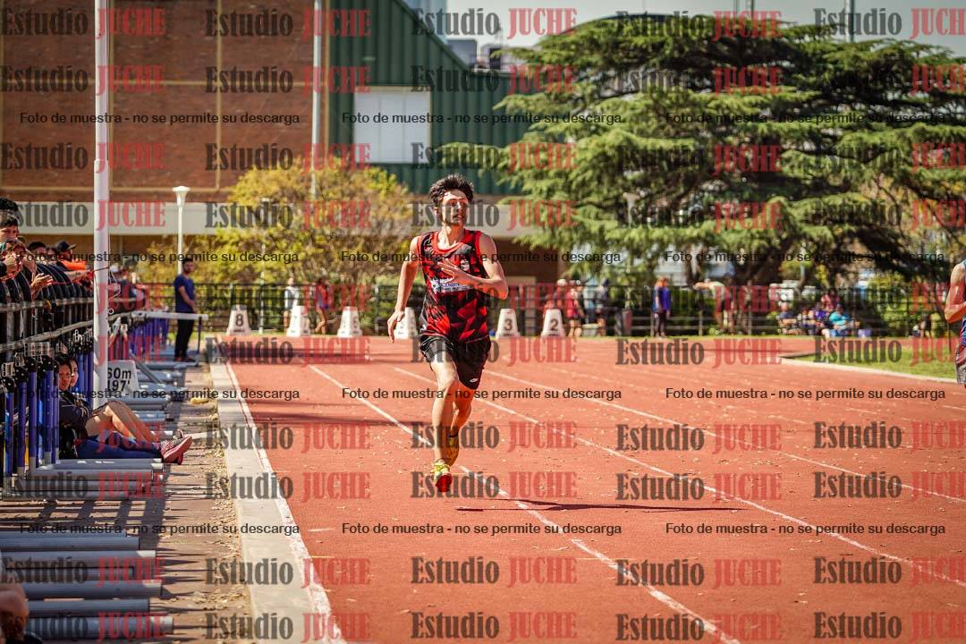 Fotos de los 400 m llanos de varones