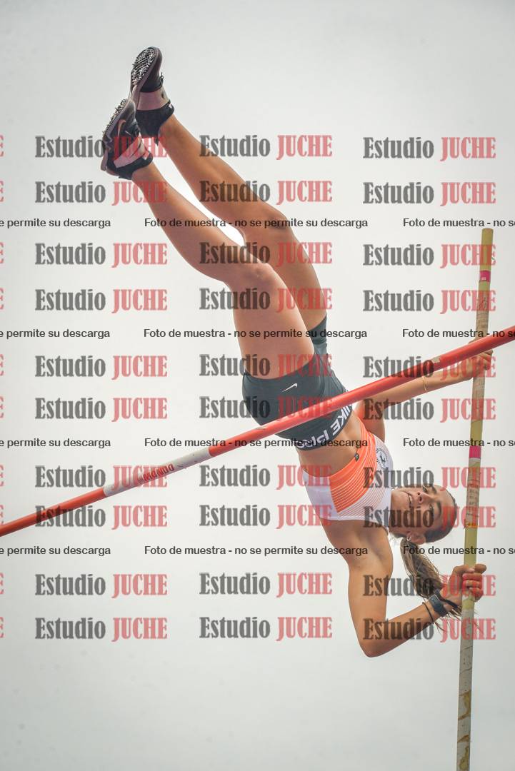 Fotos del salto con garrocha de mujeres y varones