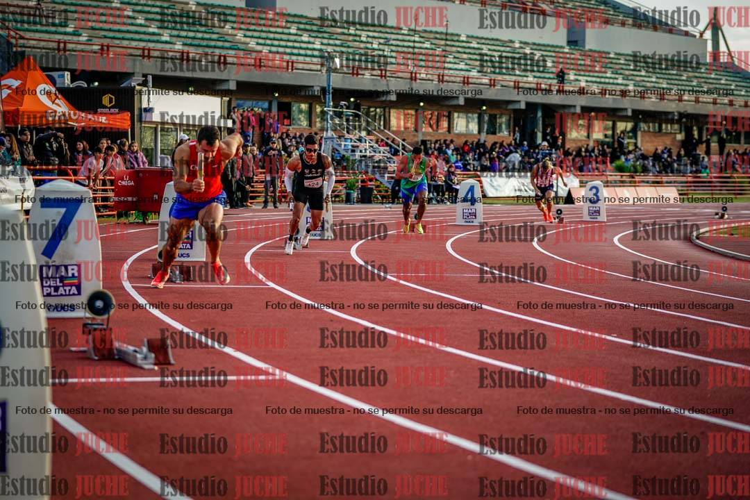 Fotos de las postas 4x100 m de varones - serie 2
