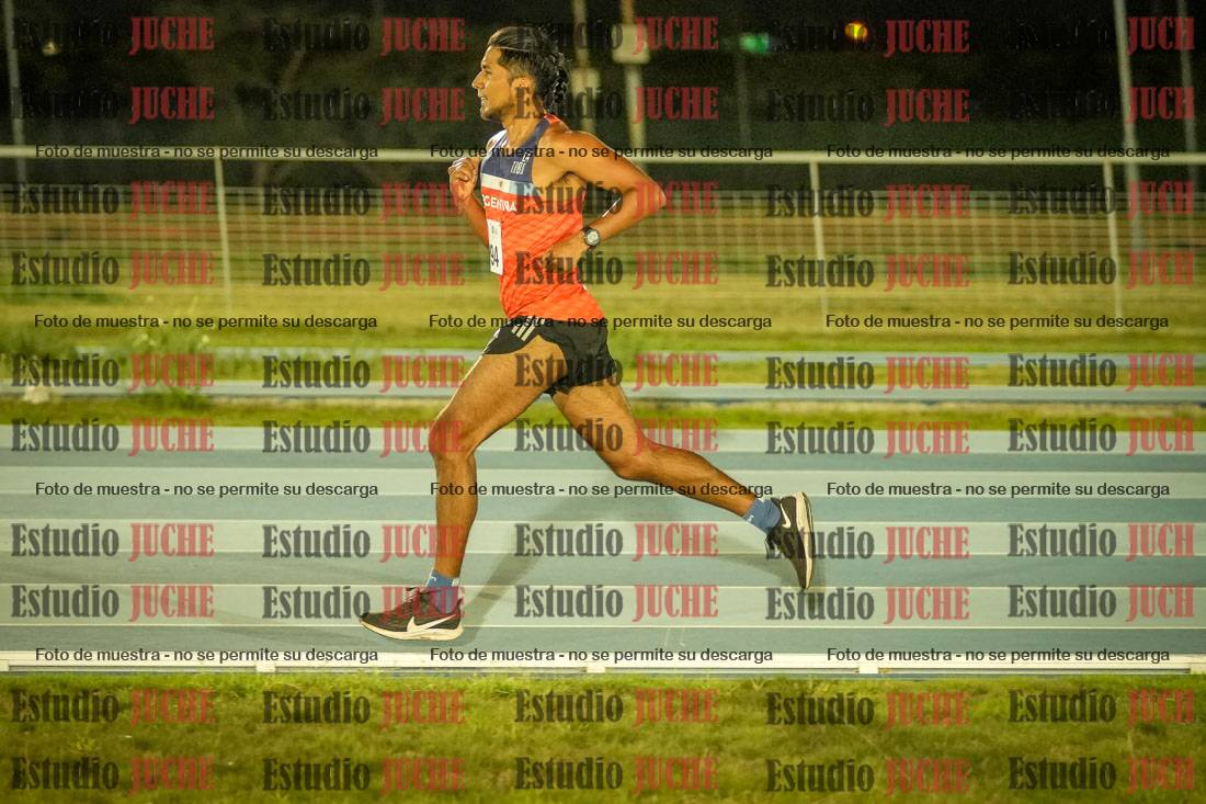 Fotos de los 3000 m llanos de varones