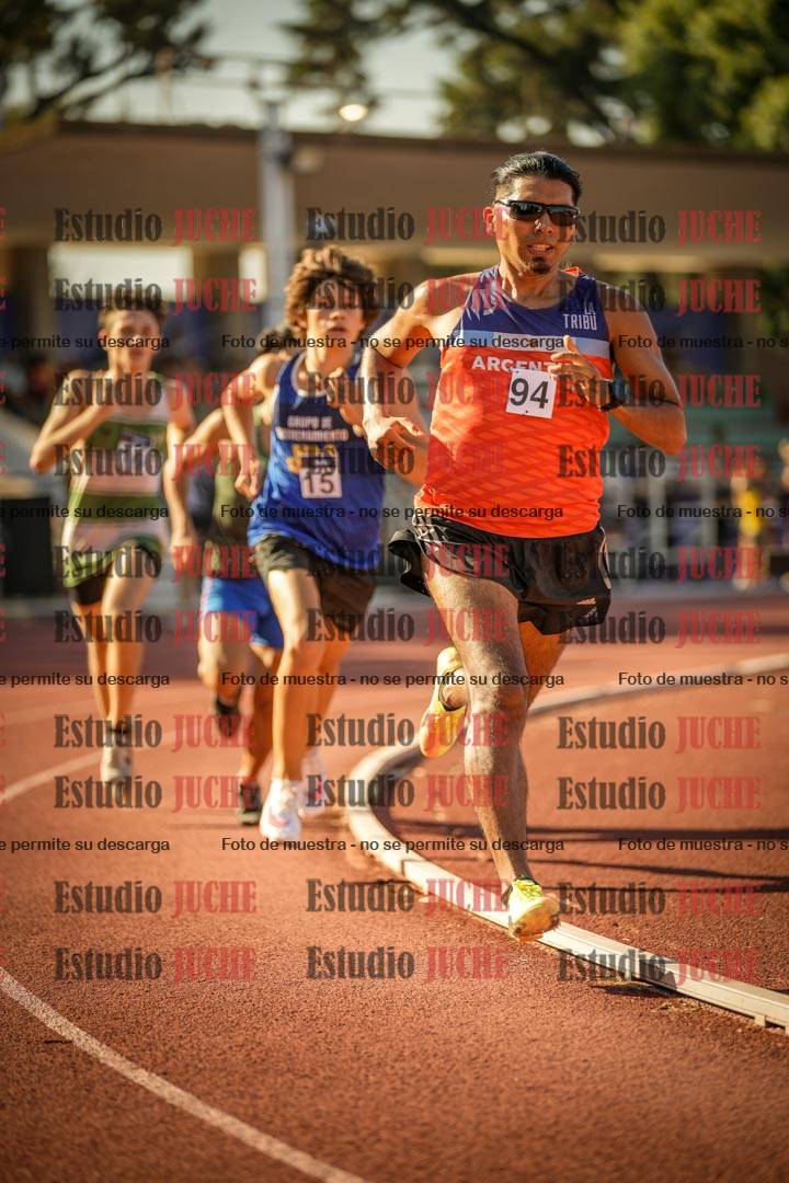 Fotos de los 800 m llanos de varones