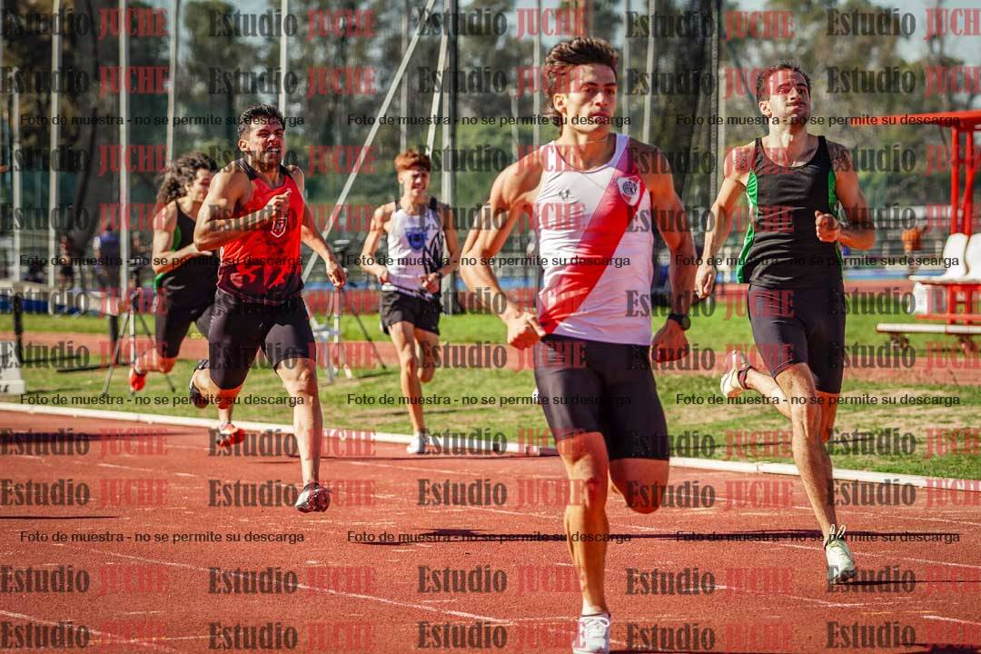 Fotos de los 400 m llanos de varones