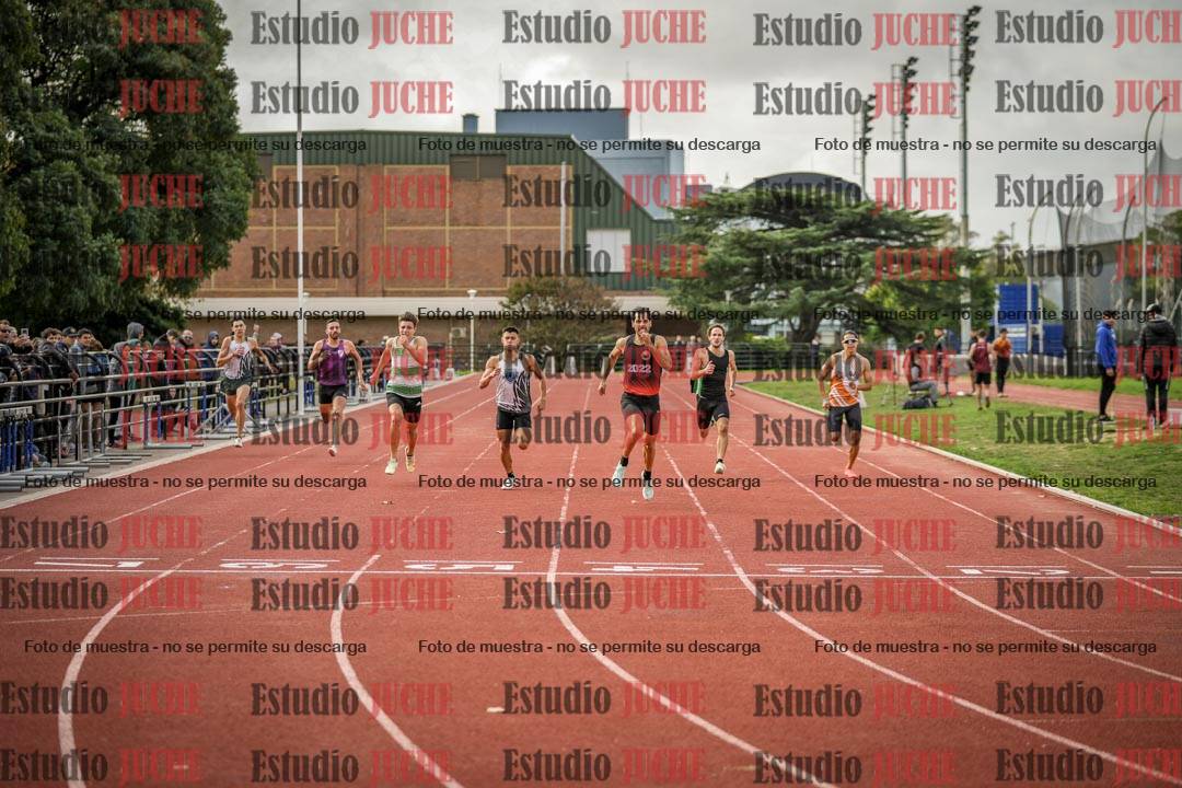 Fotos de los 400 m llanos de varones