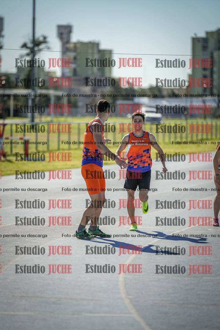 Fotos de las Postas 4x400 m de mujeres y varones
