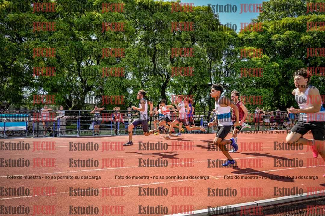 Fotos de los 80 m llanos de varones