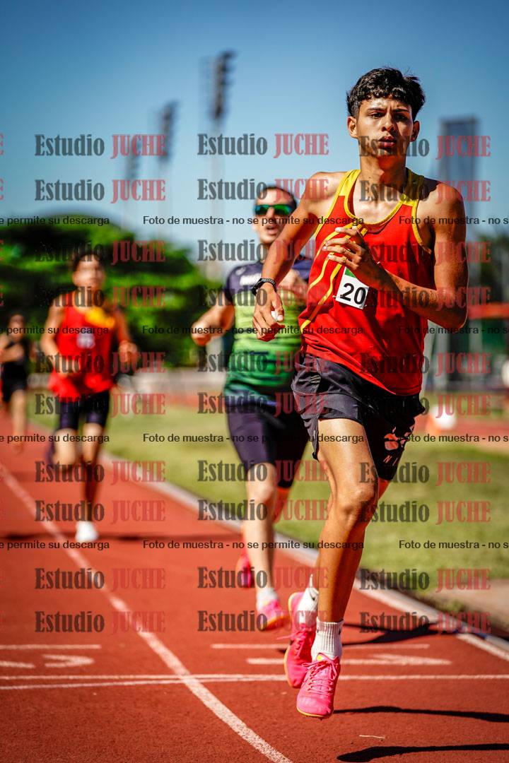 Fotos de los 800 m llanos de varones