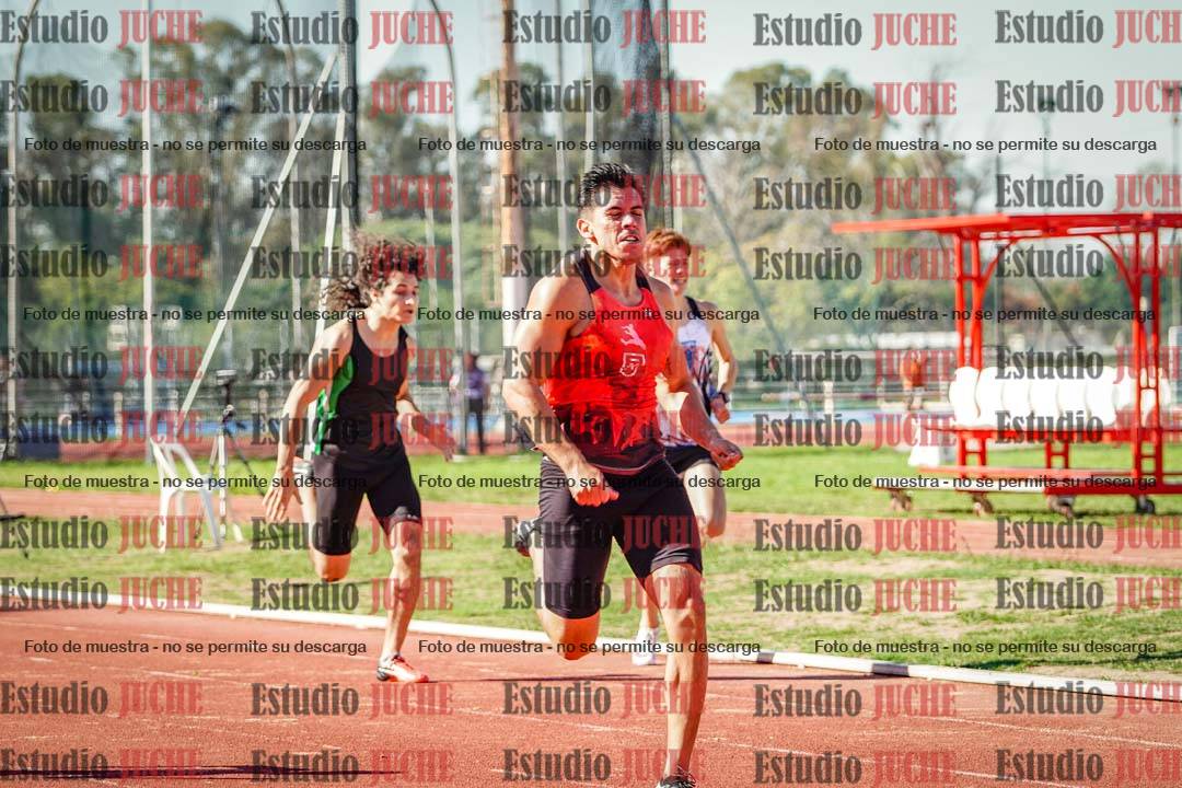 Fotos de los 400 m llanos de varones