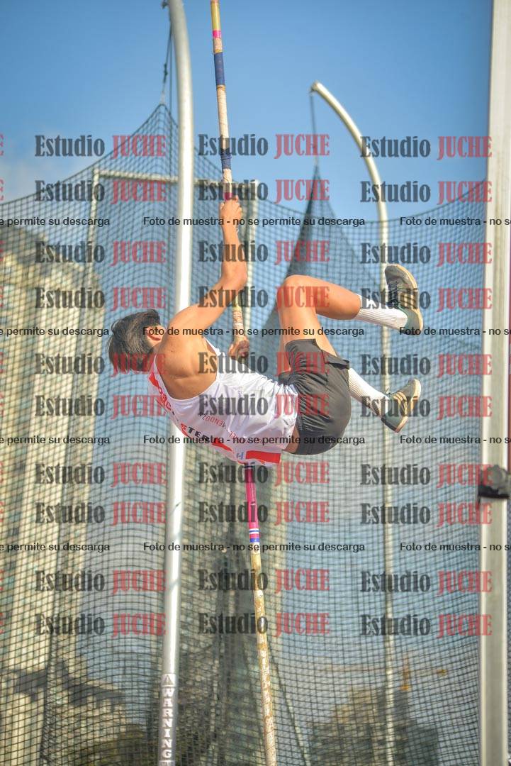 Fotos del salto con garrocha de varones - decatlón 8