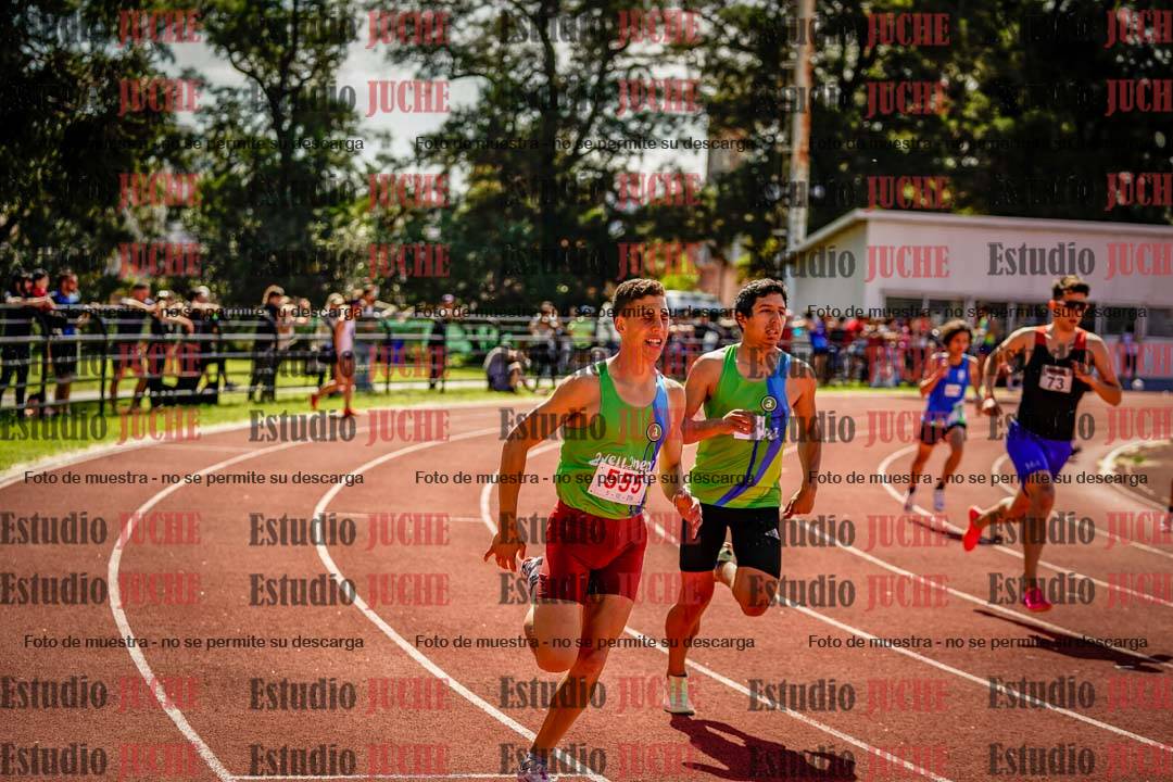 Fotos de los 800 m llanos de varones