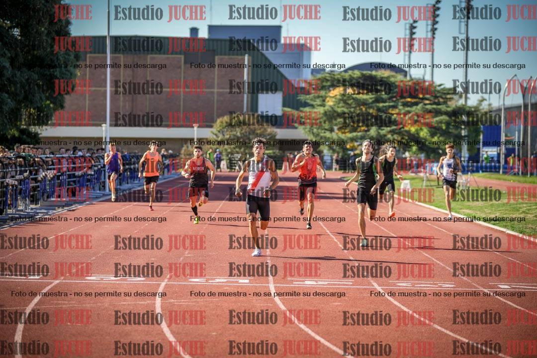 Fotos de los 400 m llanos de varones