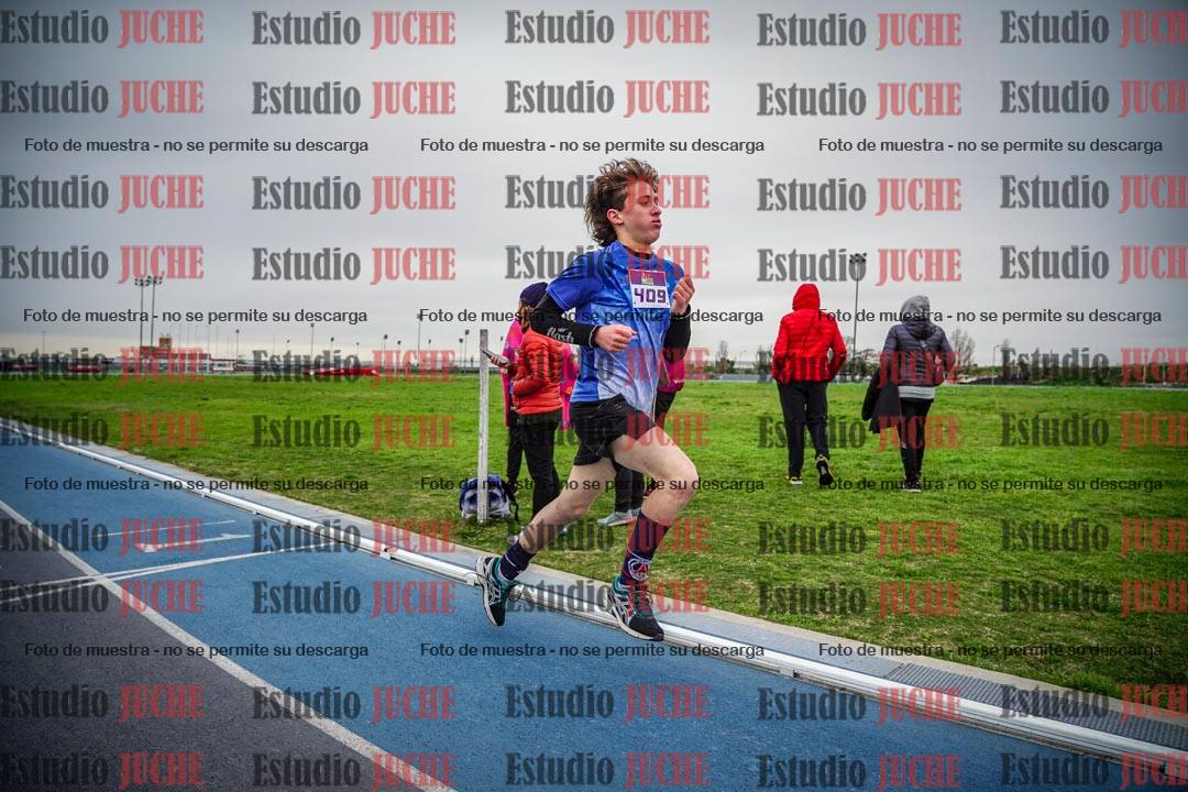 Fotos de los 3000 m llanos de varones - U17 (incluye la marcha atlética)