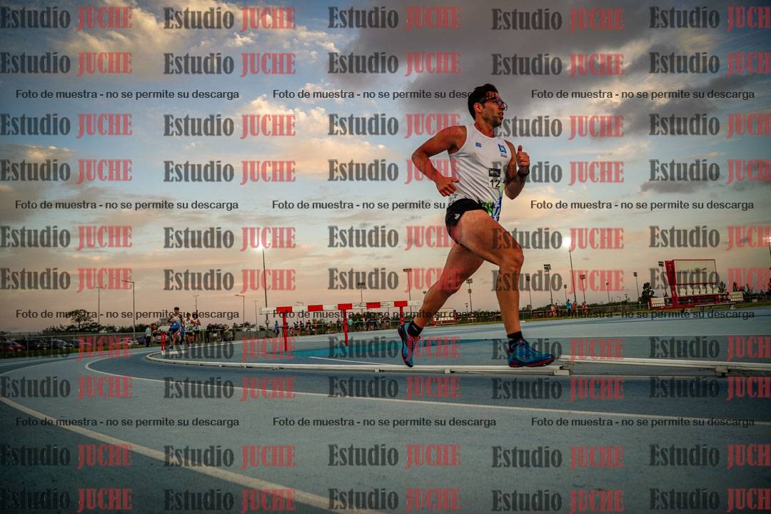Fotos de los 3000 m llanos de varones