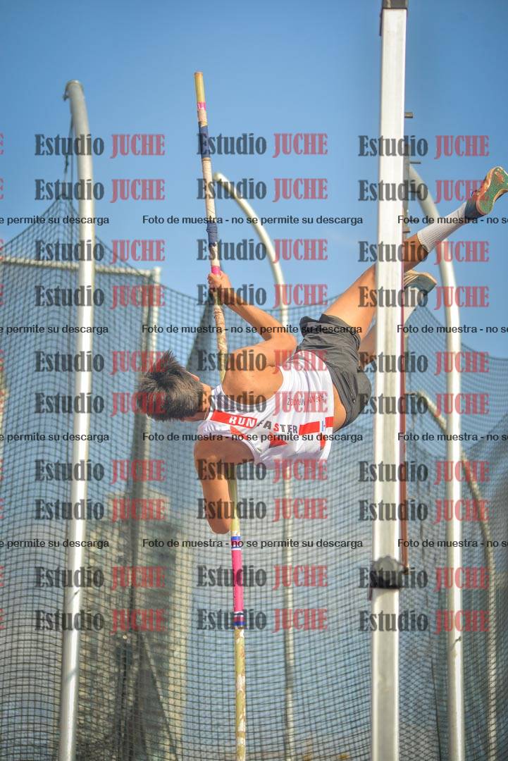 Fotos del salto con garrocha de varones - decatlón 8
