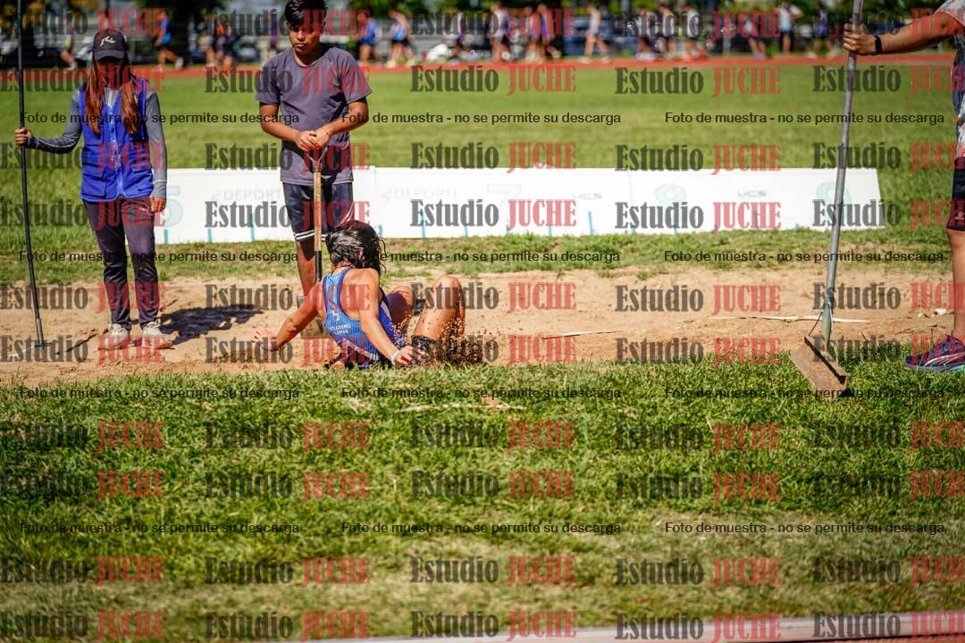 Fotos del salto en largo de mujeres