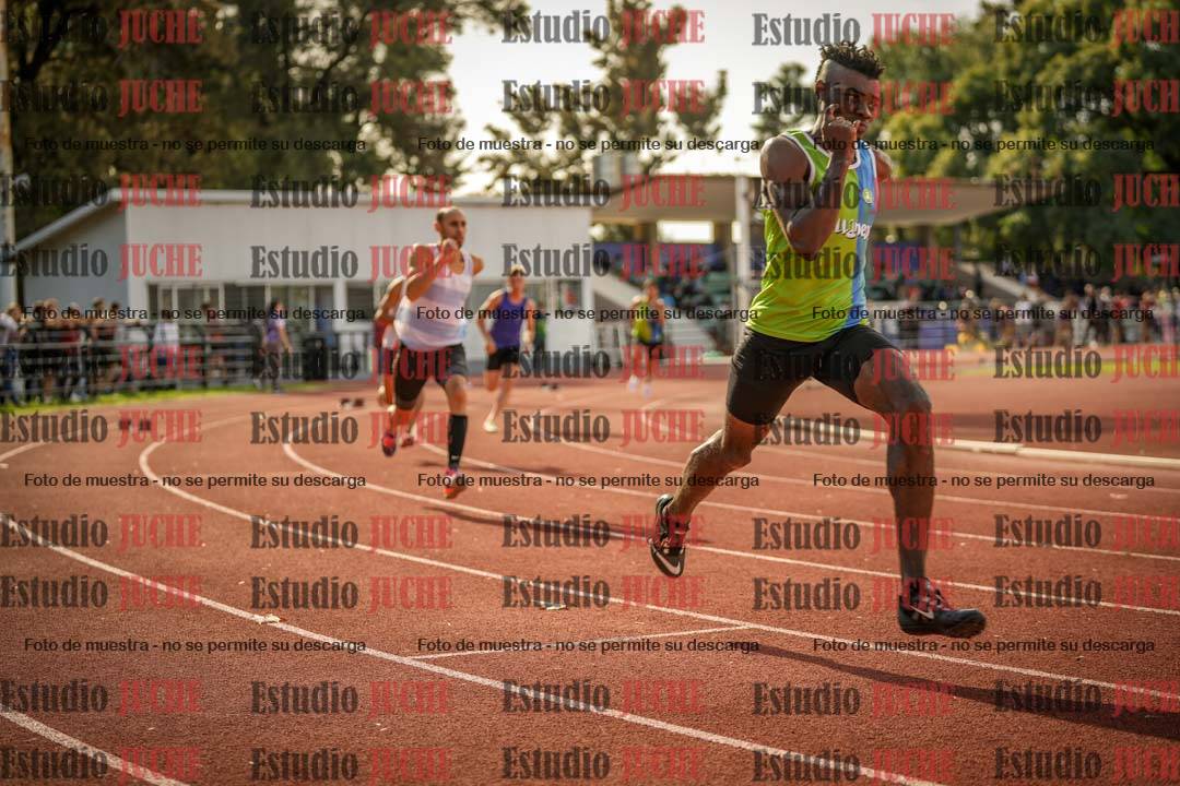 Fotos de los 400 m llanos de varones